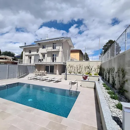 Claudia With Private Pool بيت للعطل